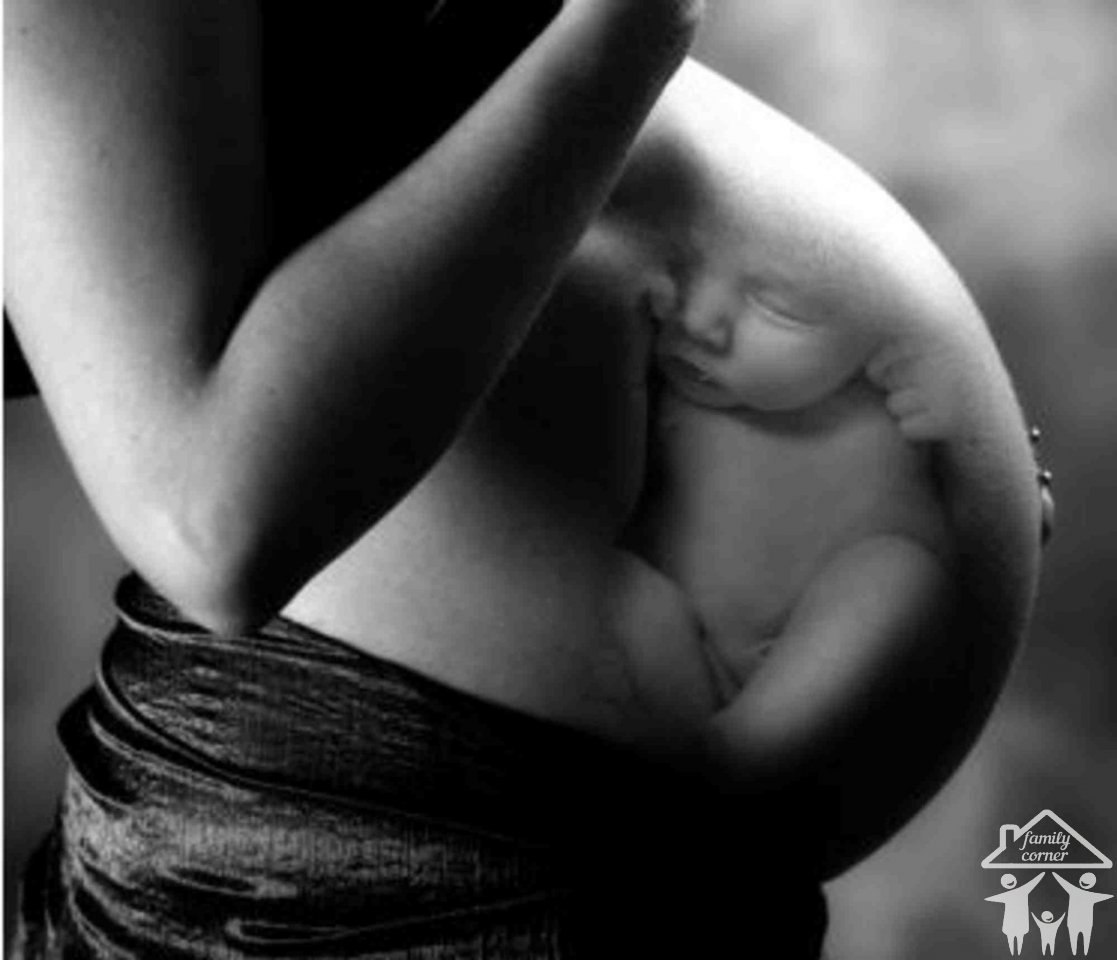 Беременная женщина внутри ребенок