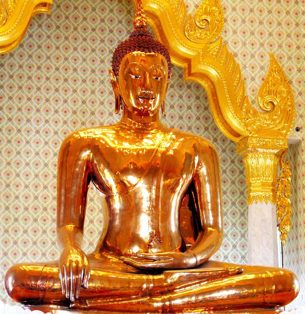 золотой будда в тайланде
