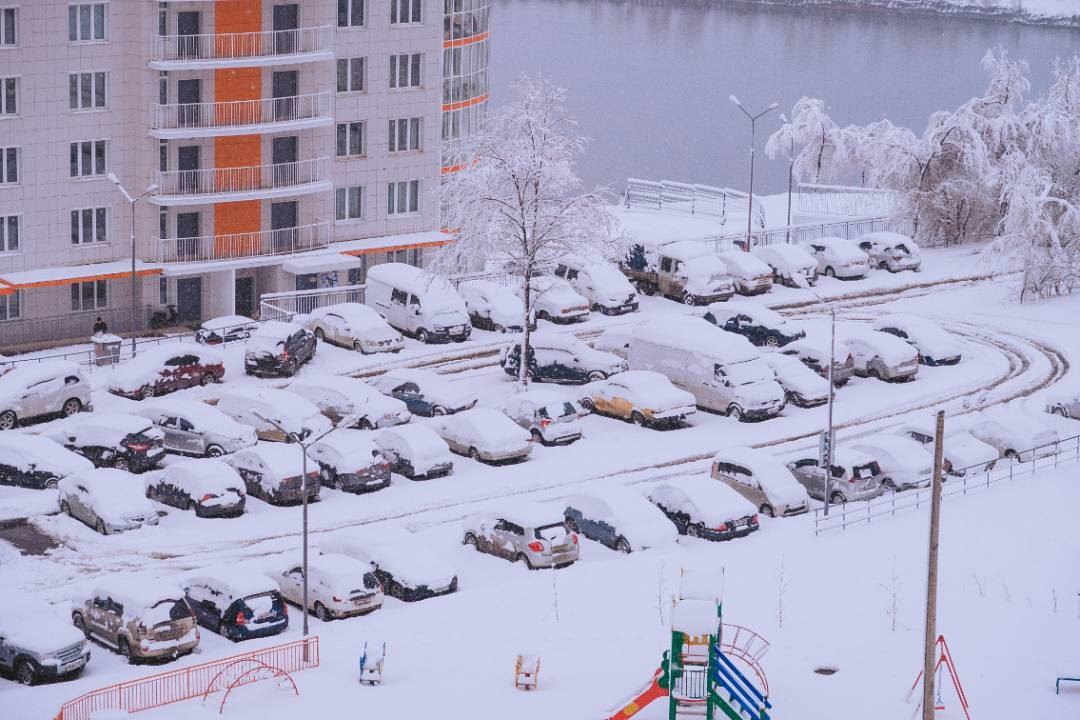 Погода в красноярске красноярского края. Красноярск снегопад. Красноярск завалило снегом. Снег в Красноярске. Красноярск в снегу сейчас.