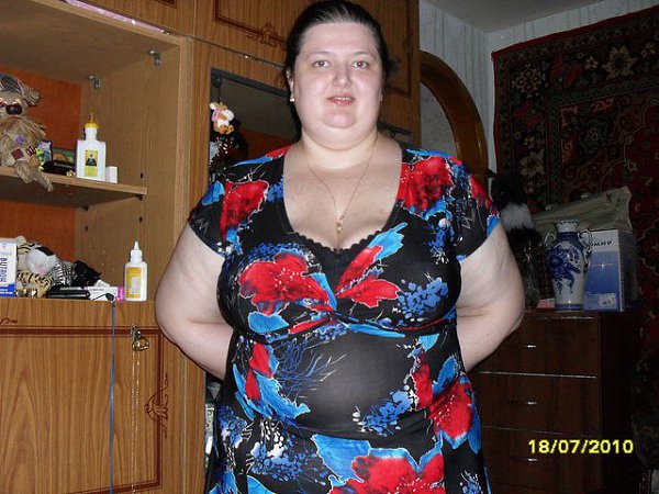 Толстая бабушка без. Очень полные женщины. Русских толстых женщин. Толстушки домашнее.