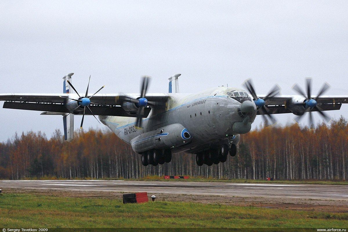 Ан антей самолет. АН-22 Антей. Тяжёлый военно-транспортный самолёт АН-22 («Антей»). Самолет АН 22. АН-12 Антей.