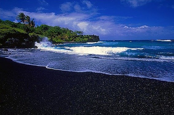 Черный пляж гавайи