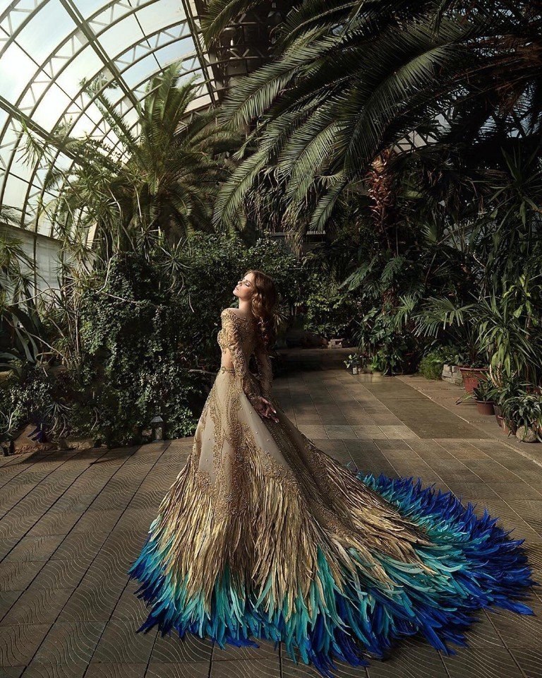 Вечернее платья из перьев