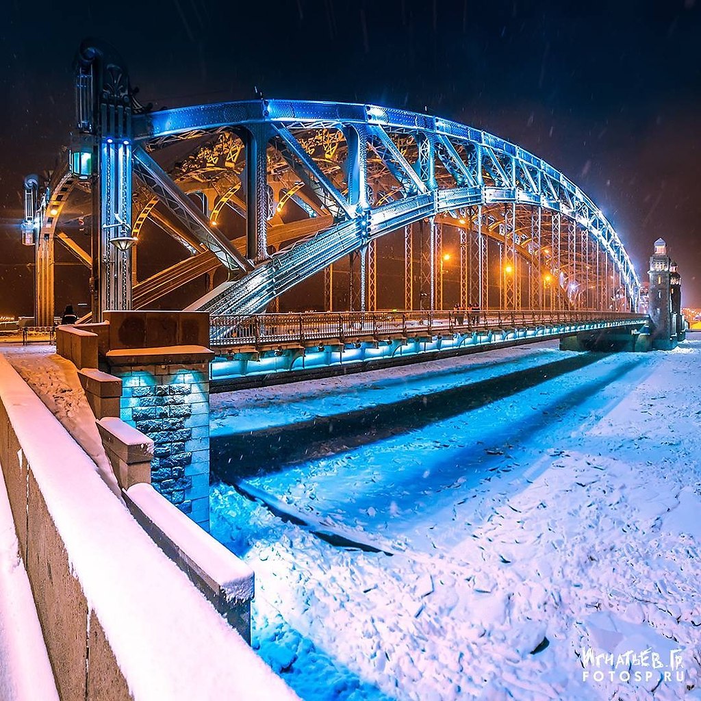 Мост зимой фото. Большеохтинский мост зима 2021. Большеохтинский мост зимой. Большеохтинский Санкт-Петербурга. Мосты Петербурга зима.