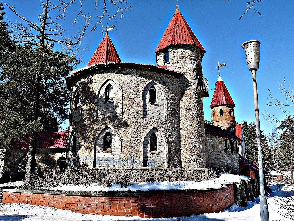 Сосновый бор санкт петербург. Андерсенград в Сосновом Бору. Замок Андерсенград. Сосновый Бор сказочный город Андерсенград. Детский городок в Сосновом Бору Андерсенград.