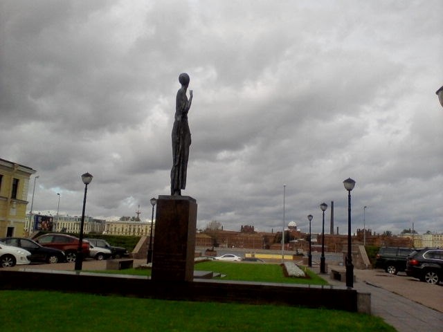 Памятник ахматовой в санкт петербурге