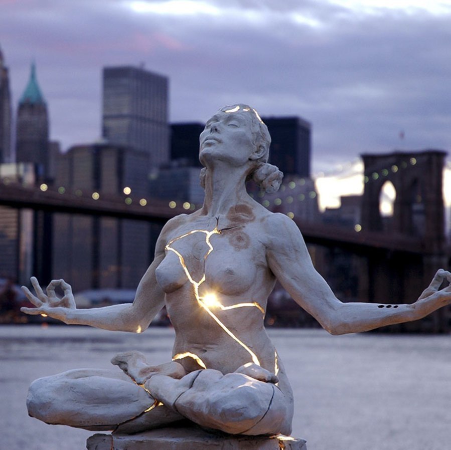 Скульптура пейдж Бредли медитация