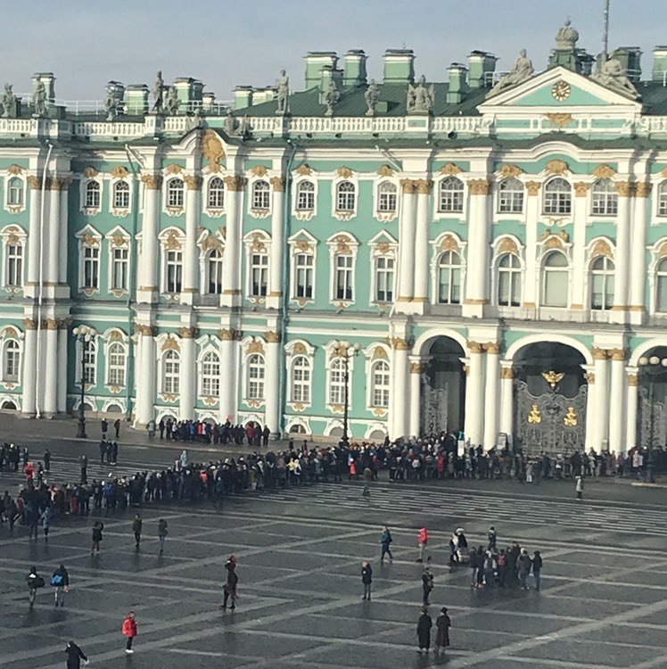 Очередь в эрмитаж фото