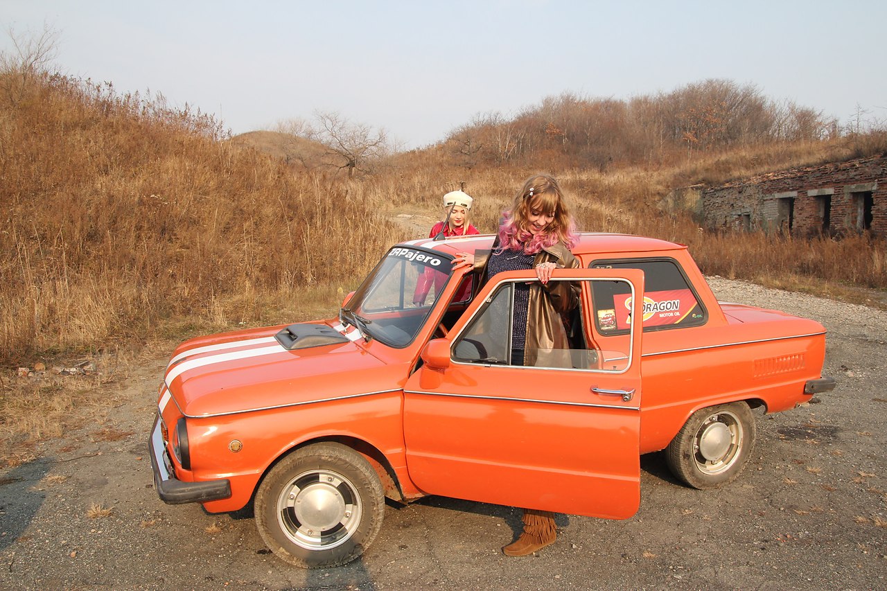 Фотки запорожца. Запорожец. запорожец семейная машина. за рулем запорожца. инженер на запорожец.