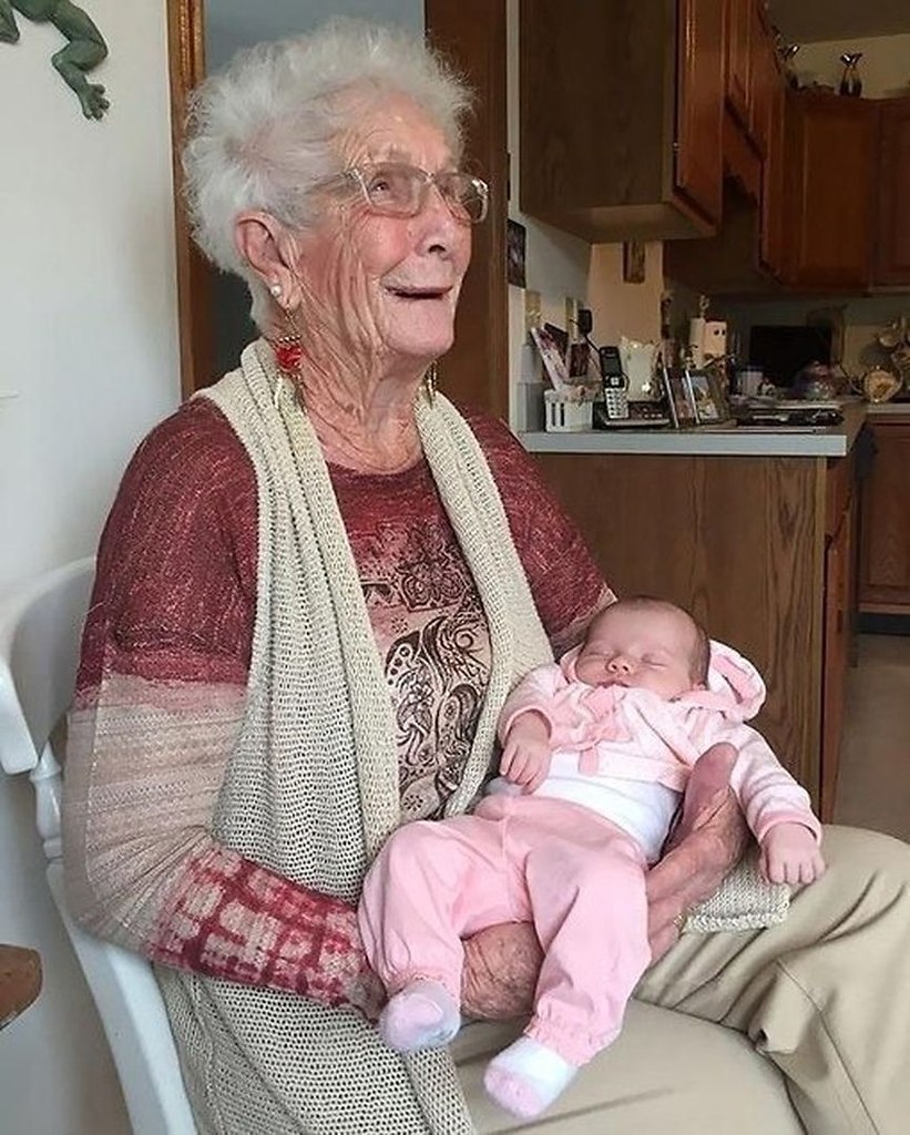 смешные картинки с бабушка с внучкой