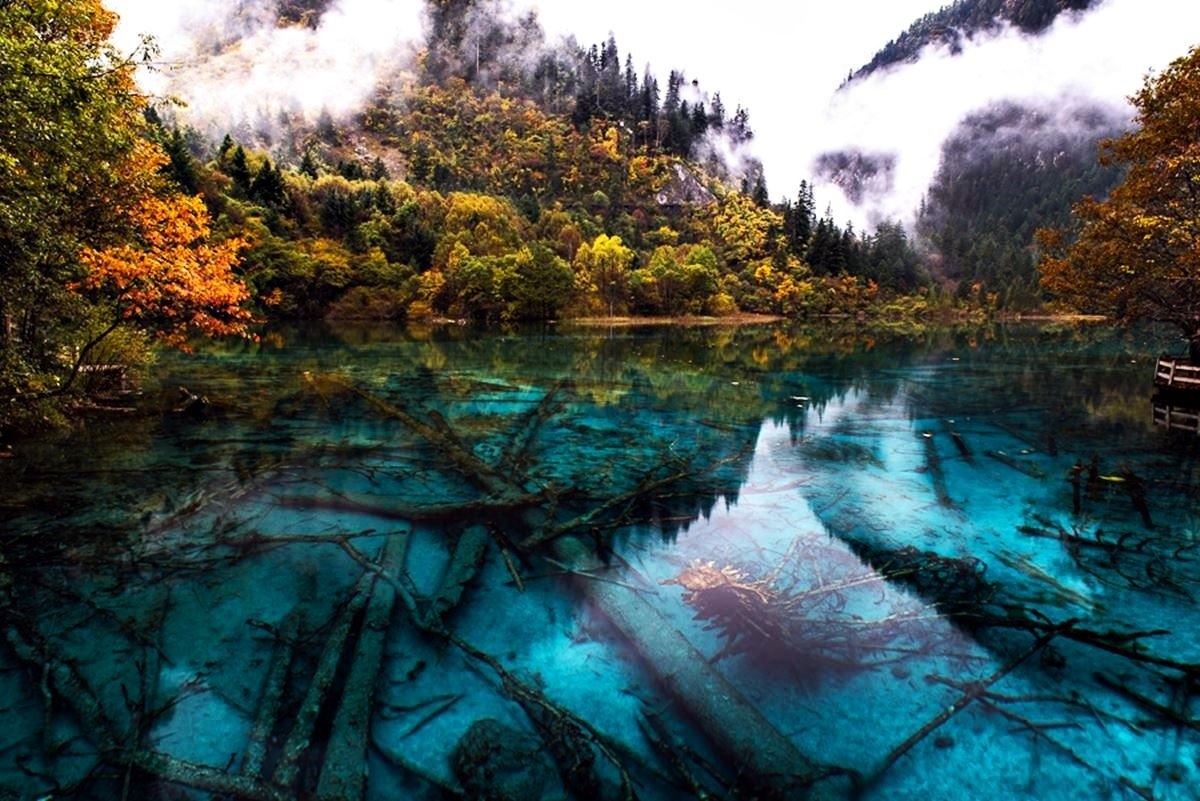 Lake colour