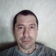 олег, 45 лет, Докучаевск