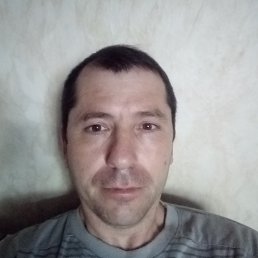 олег, 46 лет, Докучаевск