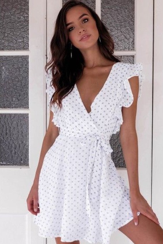 Легкое белое летнее платье