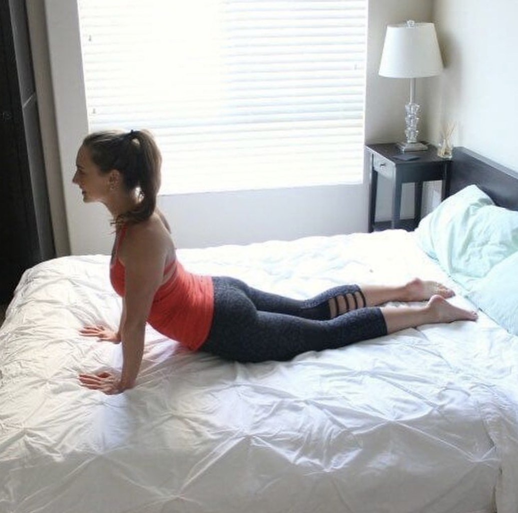 Йога для ленивых в постели