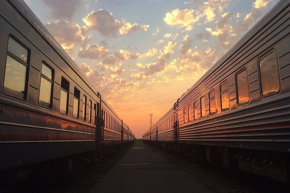 Фото уезжающего поезда