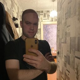 Олег, 27, Климово