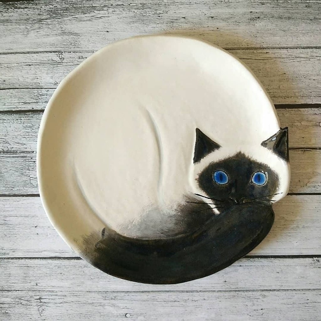 Керамическая тарелка с котом