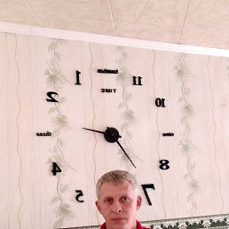 Иван, 42, Новобурейский