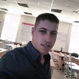 Илья, 27, Новоалтайка