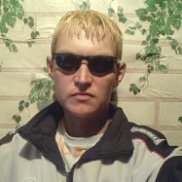 Aleksandr, 40, 