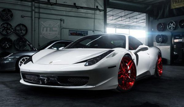 Ferrari 458 Italia. 4.5L V8 : 570 ..  : 540   :  ...