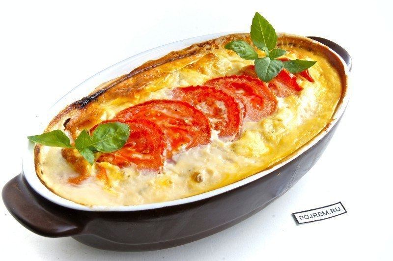 Нежная запеканка из куриного филе - cытно, вкусно и просто. Ингредиенты: -Куриное филе – 400 г -Яйцо ...