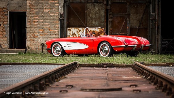 1960 Chevrolet Corvette - 7