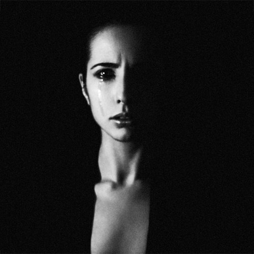 «А мы порою забываем.Родных людей, кто ближе всех.Как часто их не замечаем,Или до смерти не ...