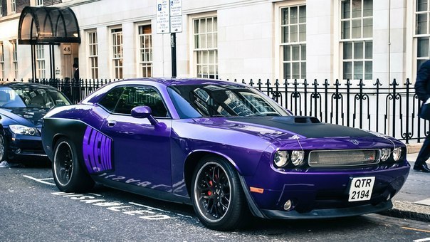 Dodge Challenger SRT8