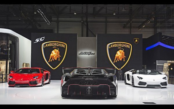 Lamborghini Veneno.  V12   6,5   750 ..    2,8 . ... - 5