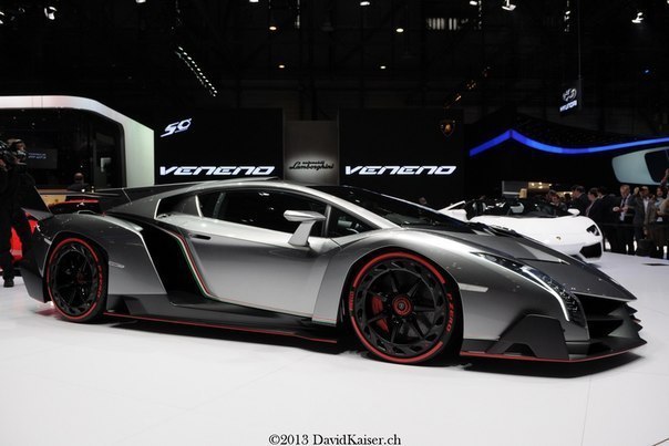 Lamborghini Veneno.  V12   6,5   750 ..    2,8  ... - 4