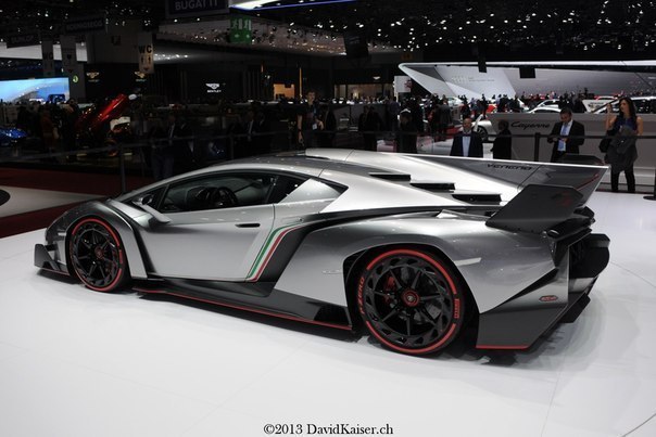 Lamborghini Veneno.  V12   6,5   750 ..    2,8  ... - 5