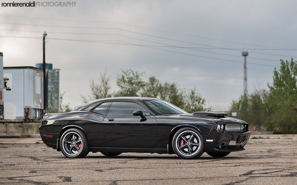 Dodge Challenger SRT8