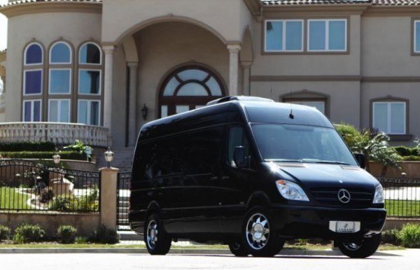 Mercedes-Benz B6 Sprinter   450 000$.     Mercedes-Benz B6 ...