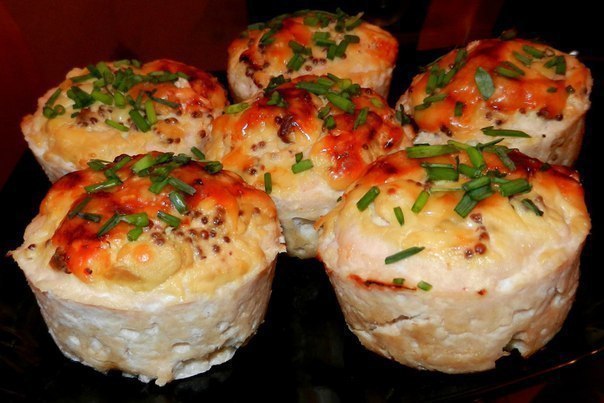 Куриные котлетки. Ингредиенты: -Куриный фарш – 500 грамм; -Зеленое кисло-сладкое яблоко – 1 штука ...