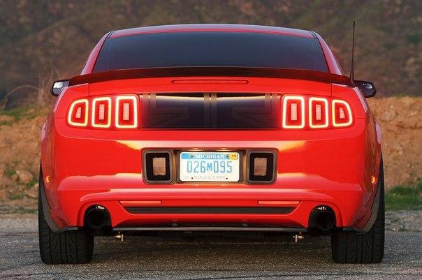 Ford Mustang RTR - 3
