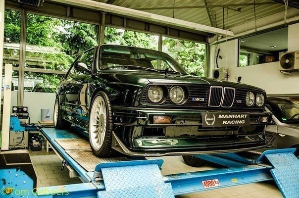 M3 E30 by Manhart Racing