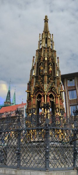 Церковь Фрауэнкирхе в Нюрнберге, Германия. Одной из самых известных достопримечательностей Нюрнберга ... - 9