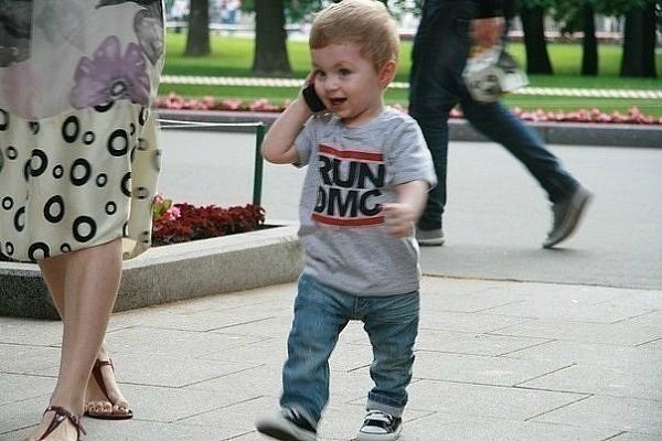 Как незаметно время пролетело, С календаря срывая по листочку, Еще вчера я первый раз несмело Брала ...