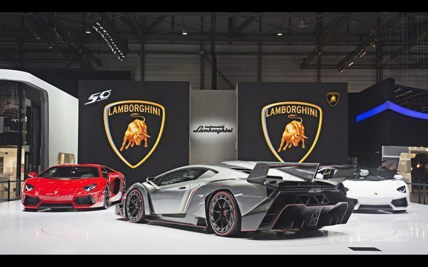 Lamborghini Veneno.  V12   6,5   750 ..    2,8 . ... - 4