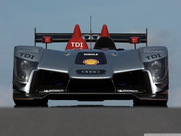 Formula 1.Audi R15 TDI 4