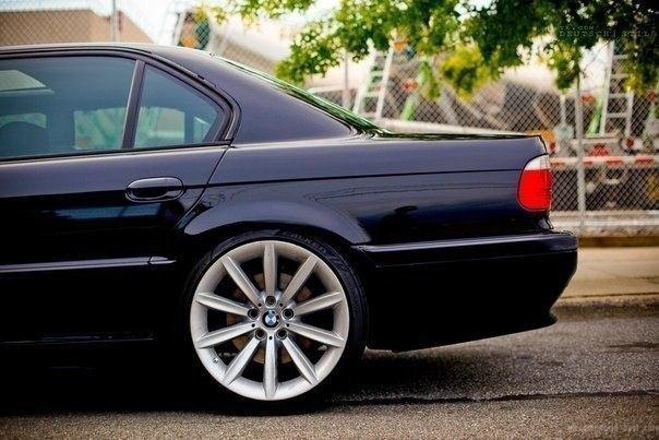 BMW 7 Series E38 - 6