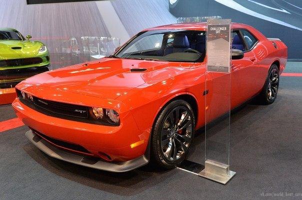 2014 Dodge Challenger SRT Satin Vapor https://fotostrana.ru/away?to=/sl/5QV2 2014 - 3