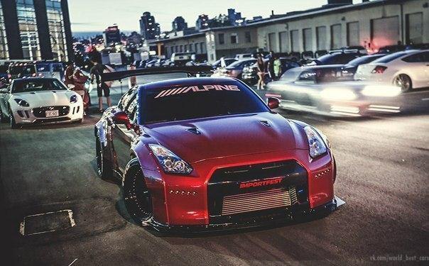 Nissan GT-R