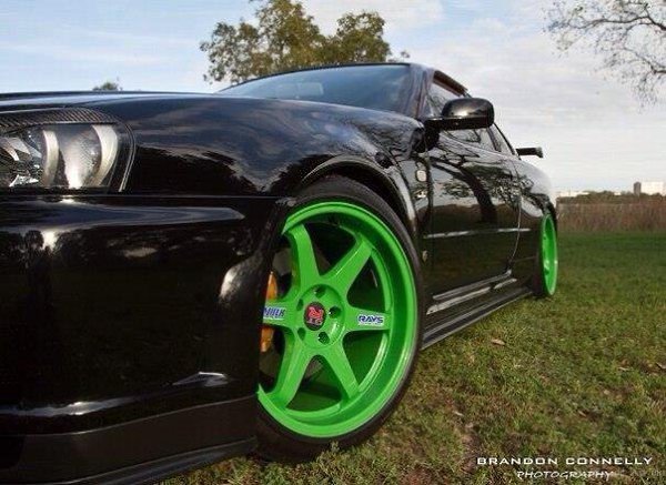 Nissan Skyline GT-R R34 - 2