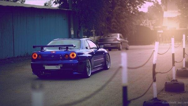 Nissan Skyline (R34) - 8