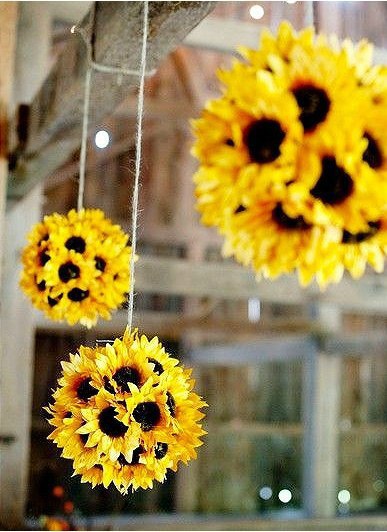 Никогда не опускайте руки -.Жизни улыбайтесь всякий раз,Не давайте хитрым чарам скукиИ унынью ...