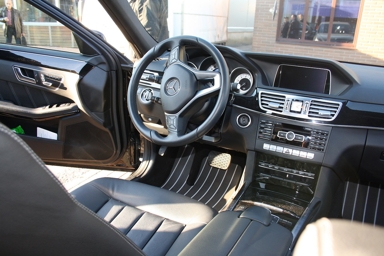  )            e200)