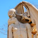   (. - El Beso de la Muerte  .), ,  , .   